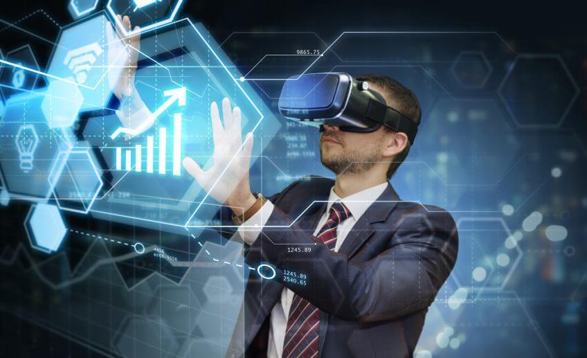 Innovative Ways To Use AR & VR Technology In Online Training